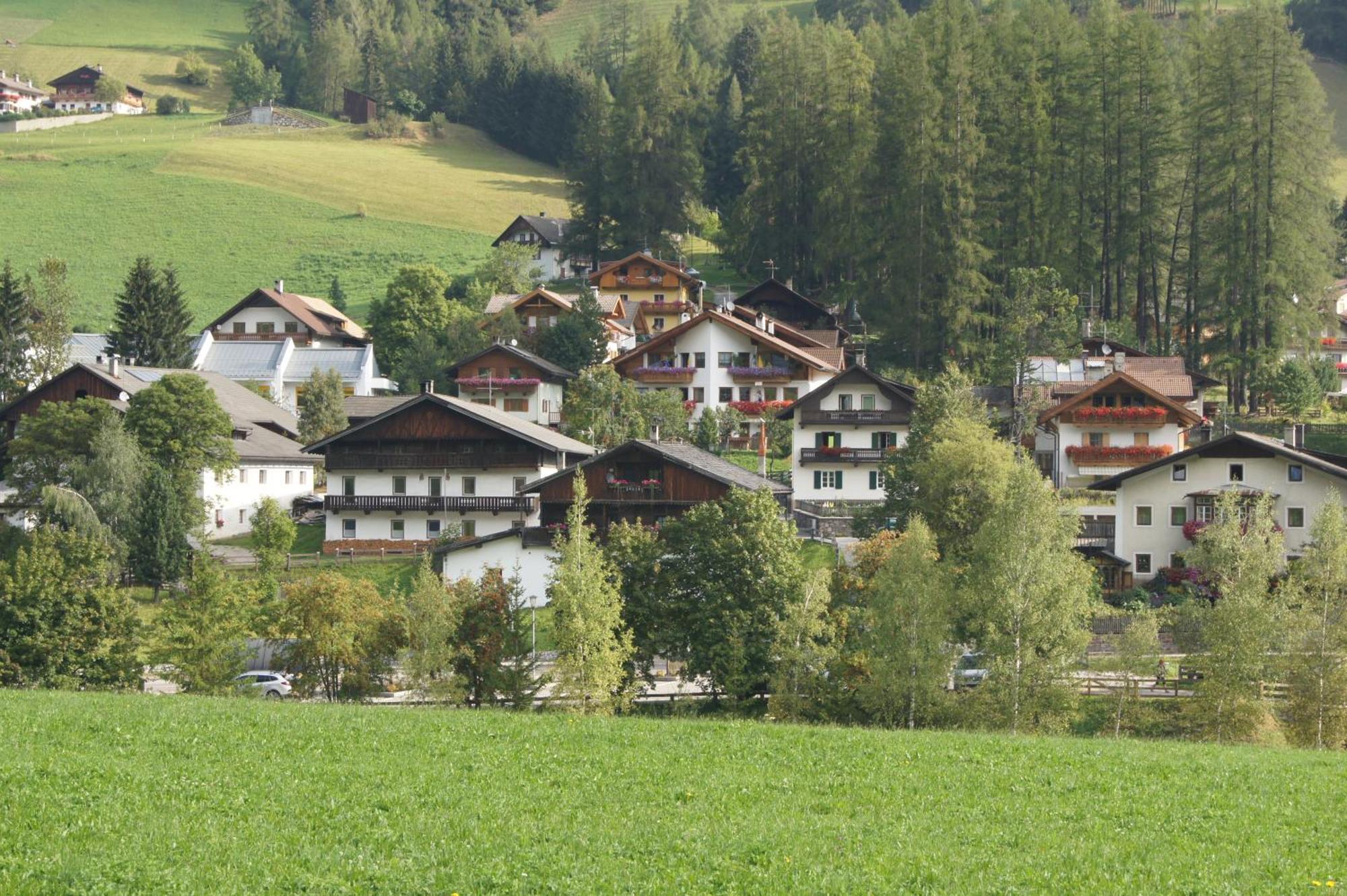 Ferienwohnungen am Lärchenweg Sexten Exterior foto